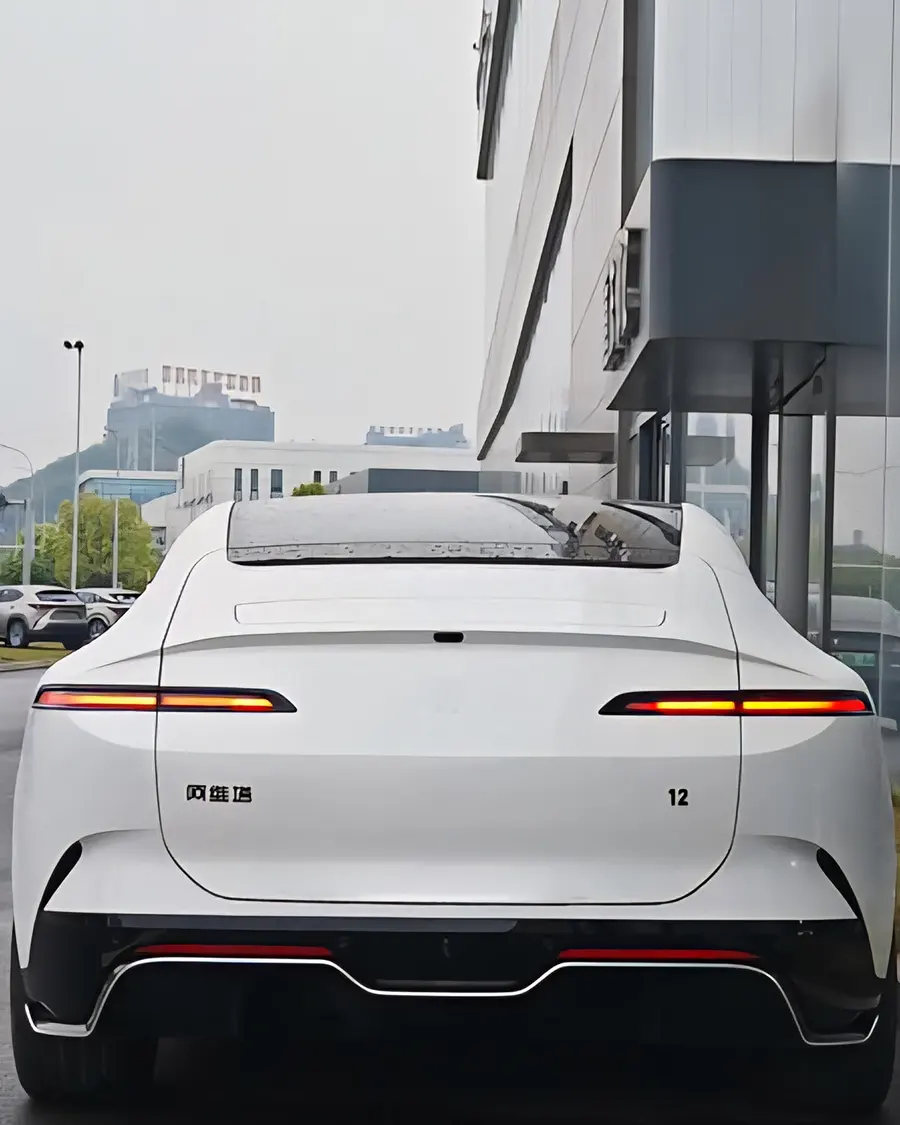 2026 AVATR 12 Ultra EV 4WD 3