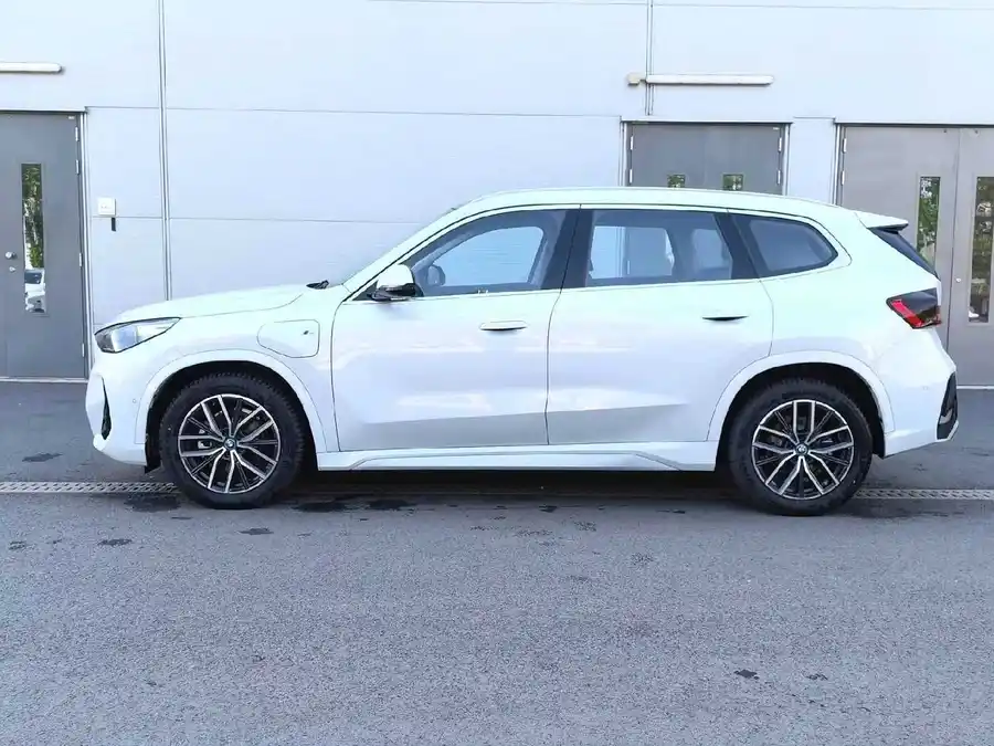 2025 BMW iX1 eDrive25L M Sport Package 3