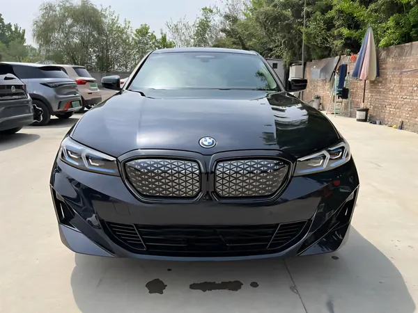 2025 BMW i3 eDrive 40 L Night Sport Package