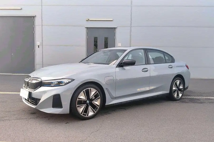 2025 BMW i3 eDrive 40 L Night Sport Package 2