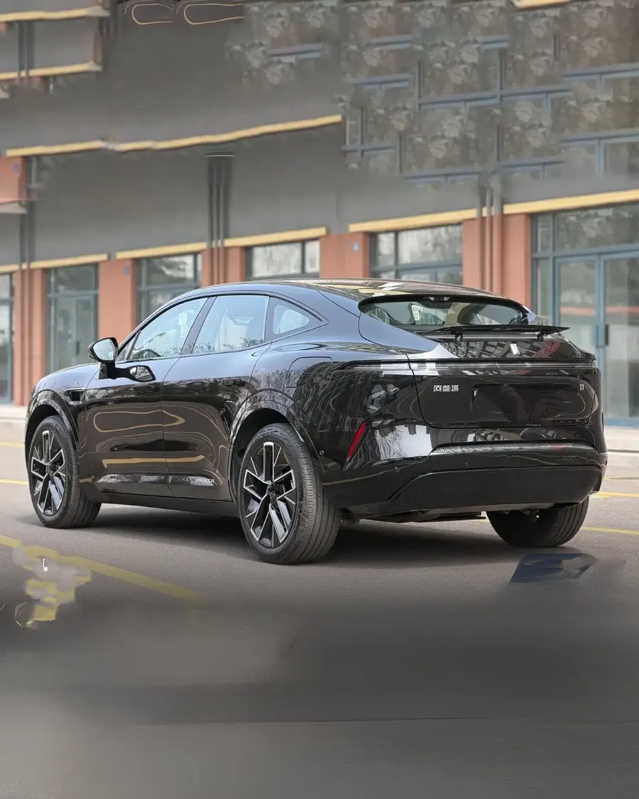 2025 AVATR 11 Facelift Max EREV Edition 3