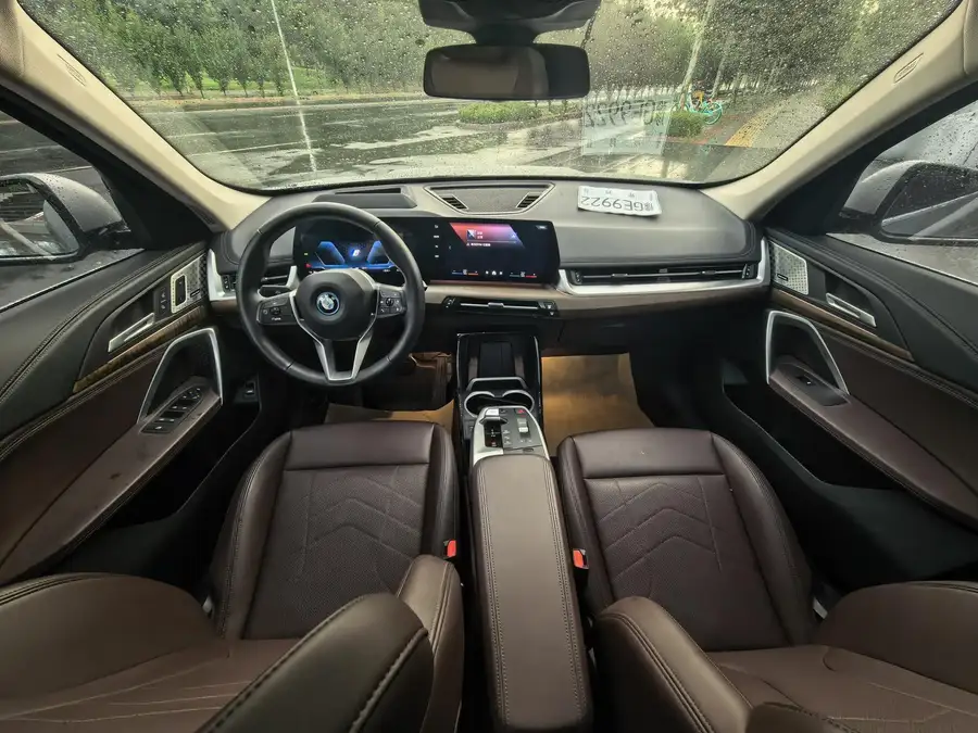 2023 BMW iX1 xDrive30L X Design Package 4