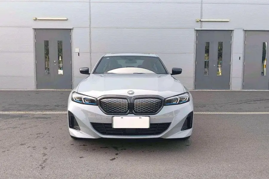 2025 BMW i3 eDrive 40 L Night Sport Package