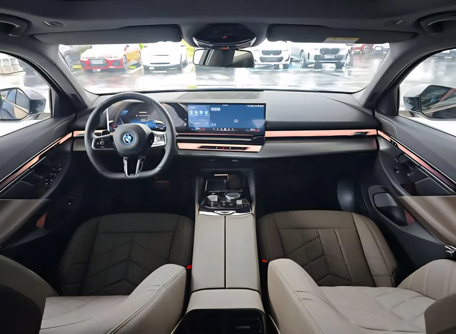 2025 BMW i5 eDrive 35L M Sport Package 4