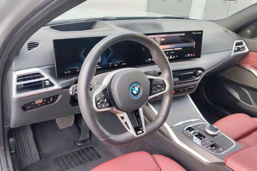 2025 BMW i3 eDrive 40 L Night Sport Package 4