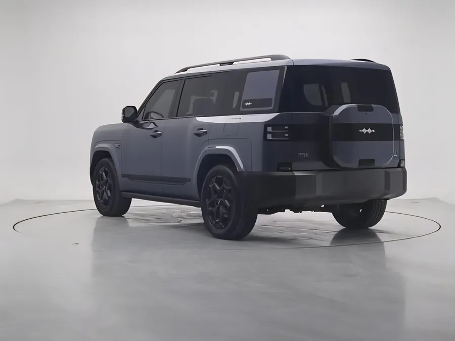 2025 TITAN 7 190KM 4WD Ultra Edition