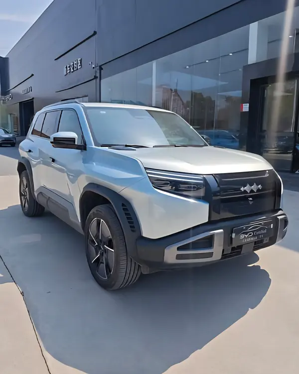 2025 Tan 3 501KM 4WD Ultra Edition