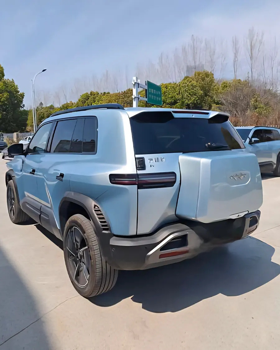 2025 Tan 3 501KM 4WD Ultra Edition 3
