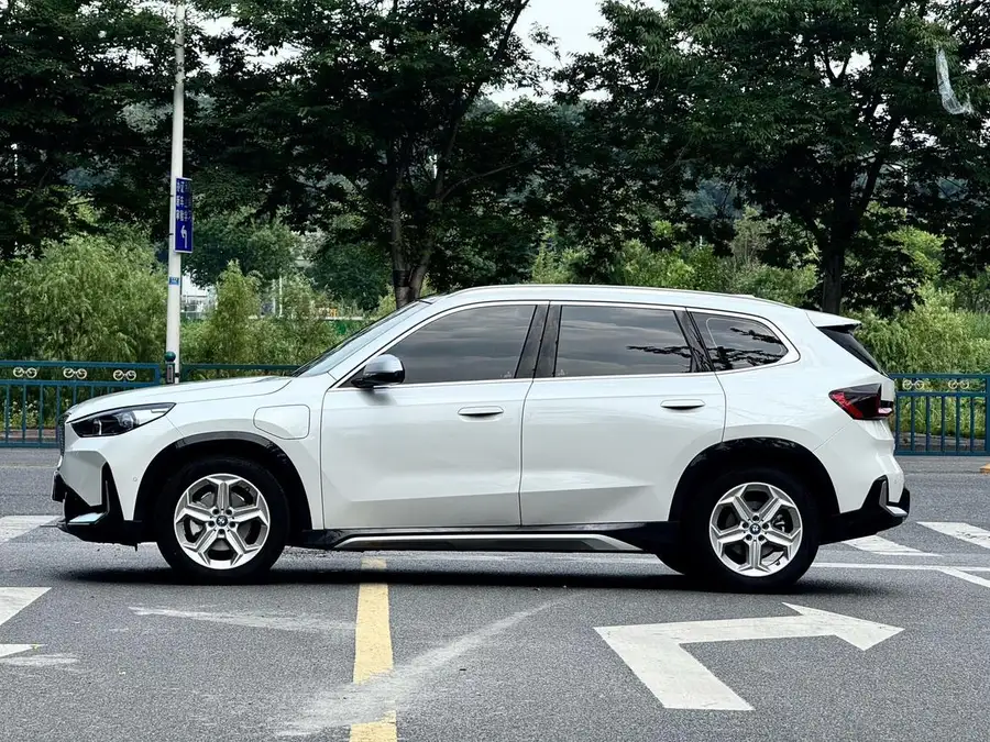 2025 BMW iX1 eDrive25L X Design Package 2