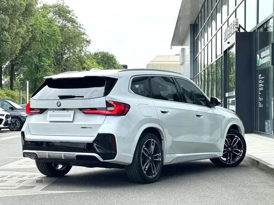 2023 BMW iX1 xDrive30L M Sport Package 3