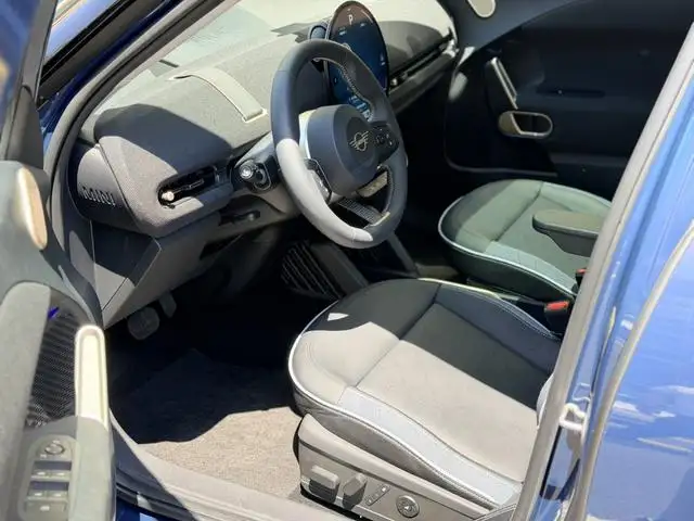 2024 Electric MINI Aceman 445KM SE Artist 4