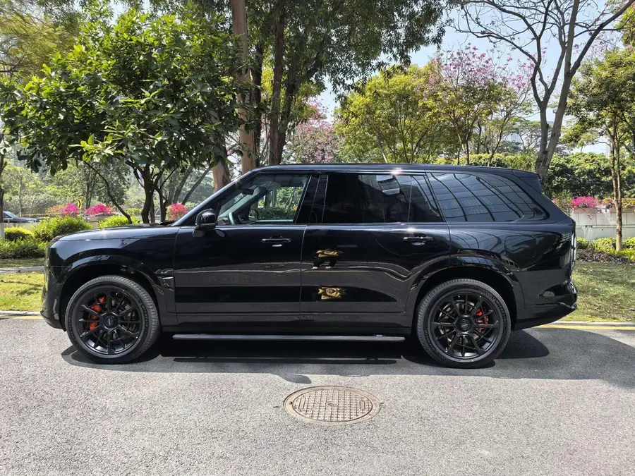 2025 Zeekr 9X Obsidian Black Version 70kWh 3