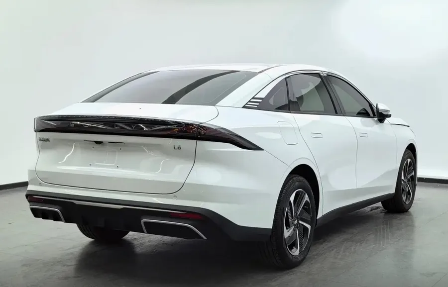 2024 Geely Galaxy L6 125km PLUS Dragon Edition 2