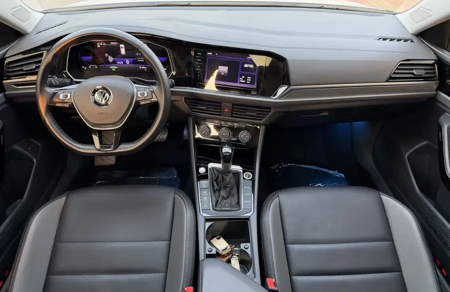 2021 Volkswagen Sagitar 280TSI DSG Overtake 4