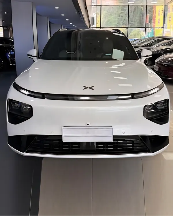 2025 XPeng G9 625 Long Range Max