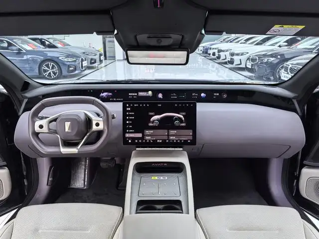 2025 AVATR 12 Max Extended Range Edition 4