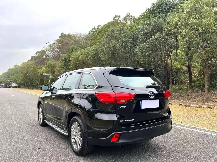 2015 Toyota Highlander 3.5L 4WD Luxury Edition 7-Seater 2