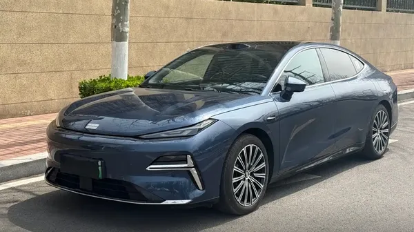 2025 Geely Xingyao 8 130km EM-P Starship Edition