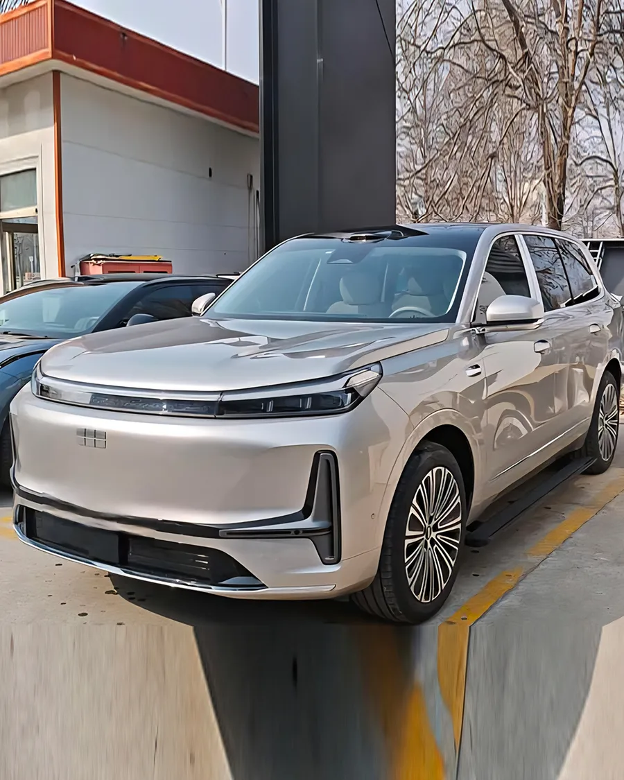 2025 Geely Galaxy M9 210km 4WD Pilot Edition
