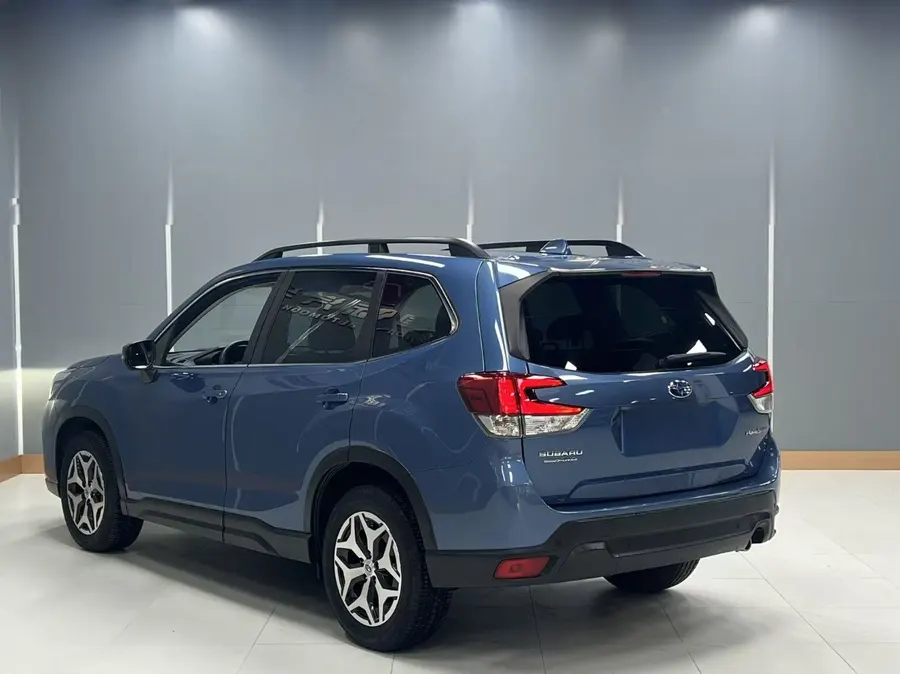 2021 Subaru Forester 2.0i Luxury Edition with EyeSight 3