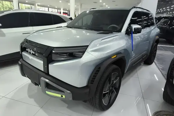 2025 Ti 3 501KM 4WD Ultra Version