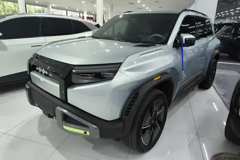2025 Ti 3 501KM 4WD Ultra Version