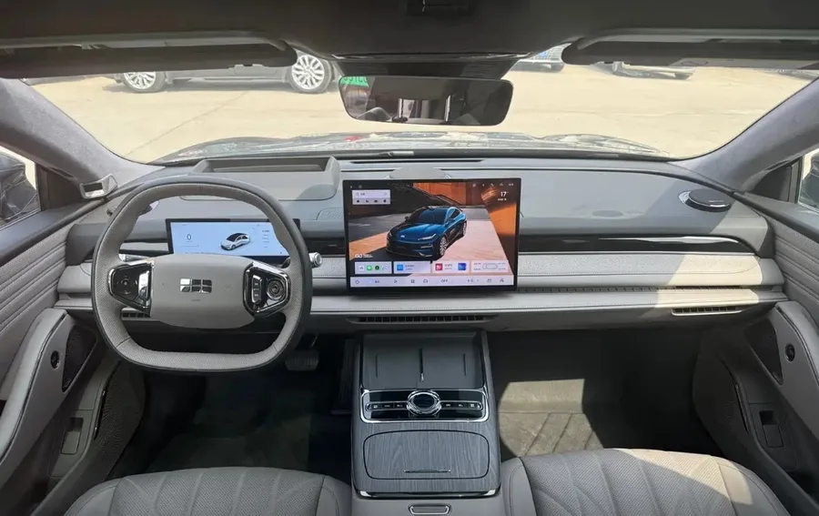2025 Geely Xingyao 8 130km EM-P Starship Edition 4