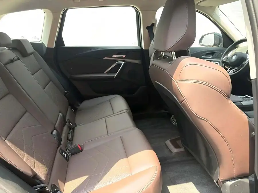 2025 BMW iX1 eDrive25L M Sport Package 4
