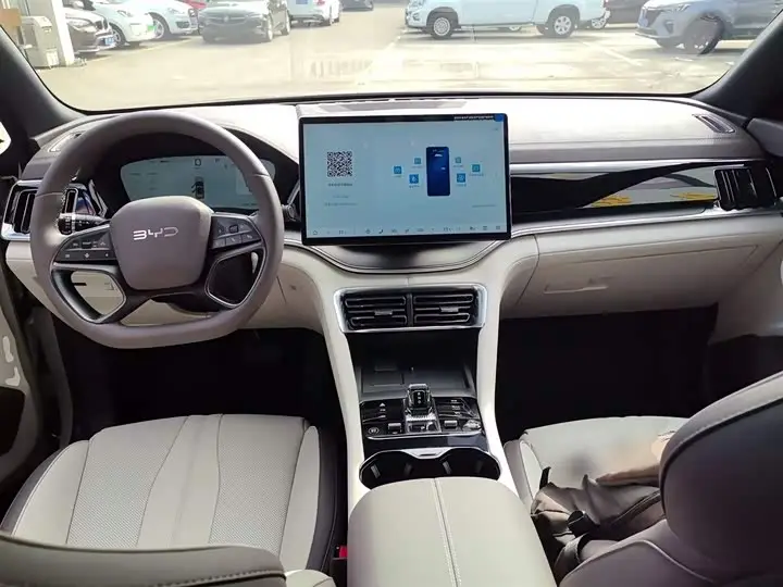 2025 BYD Song PLUS New Energy DM-i 160KM Flagship Edition 4