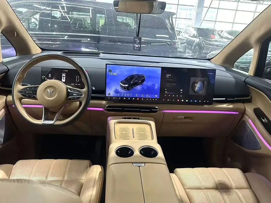 2025 Voyah Dreamer PHEV 4WD Flagship Kunpeng Edition 5