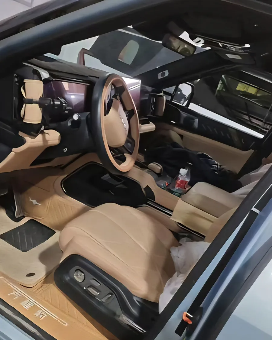 2025 Bao 8 Intelligent Brave Flagship Edition 7-Seater 4