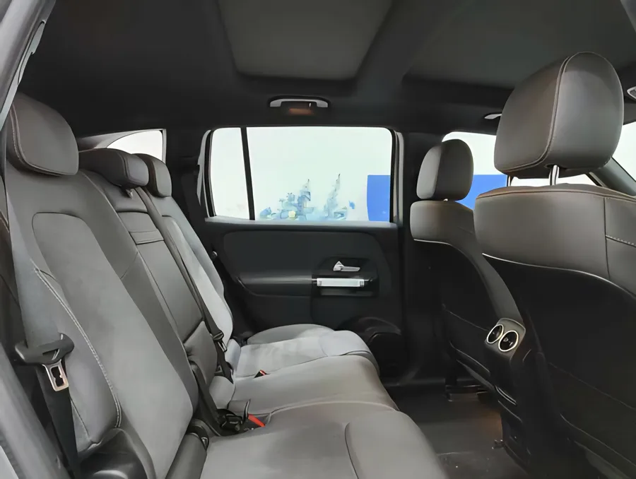 2022 Mercedes-Benz EQB 350 4MATIC 5
