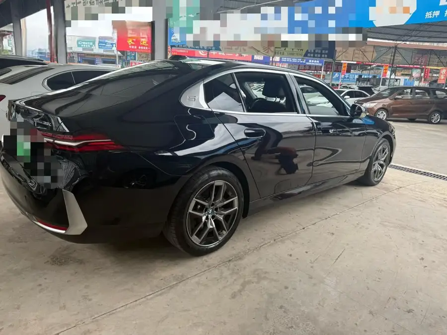 2024 BMW i5 eDrive 35L Luxury Package 2