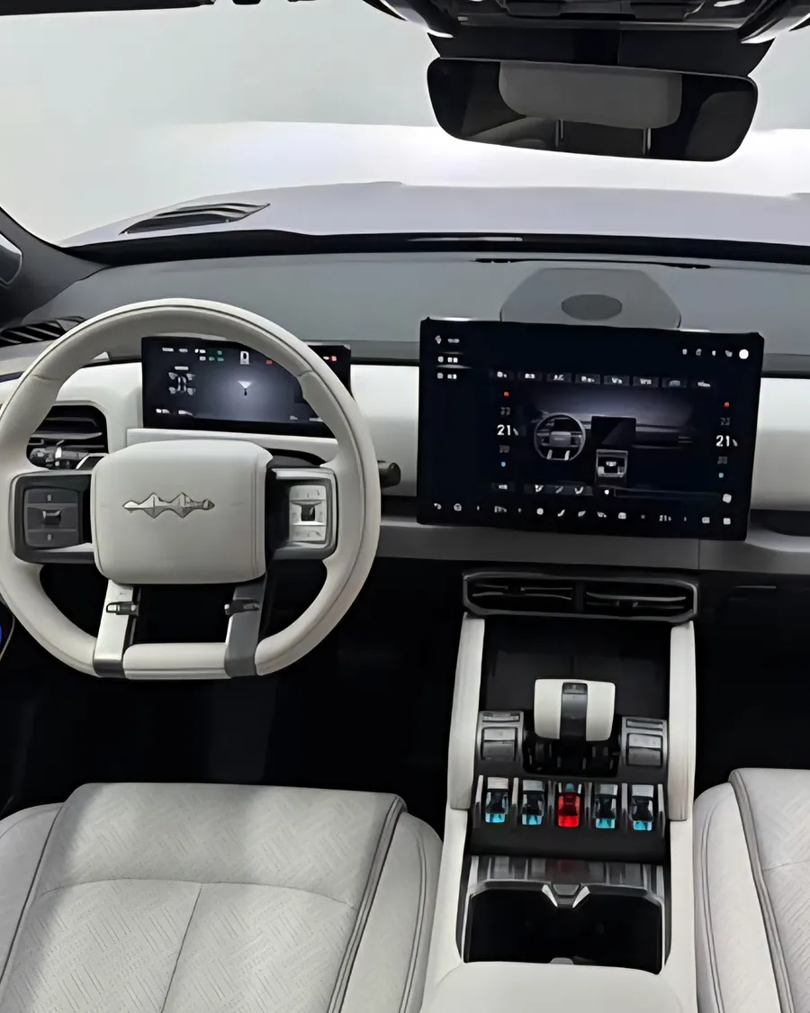 2025 Tan 3 501KM 4WD Ultra Edition 4