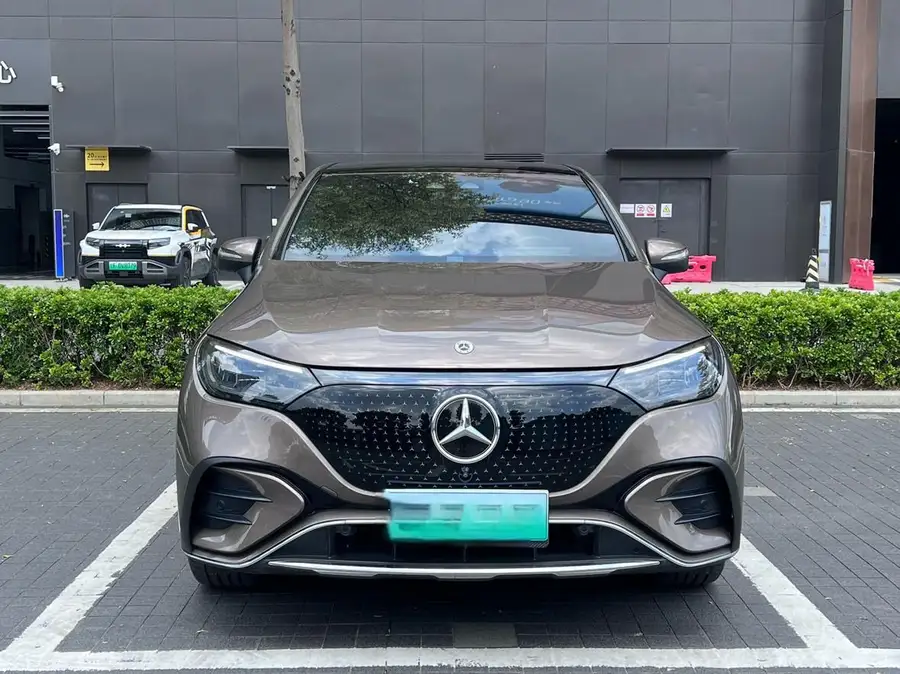 2023 Mercedes‑Benz EQE SUV 350 4MATIC Luxury Version 2