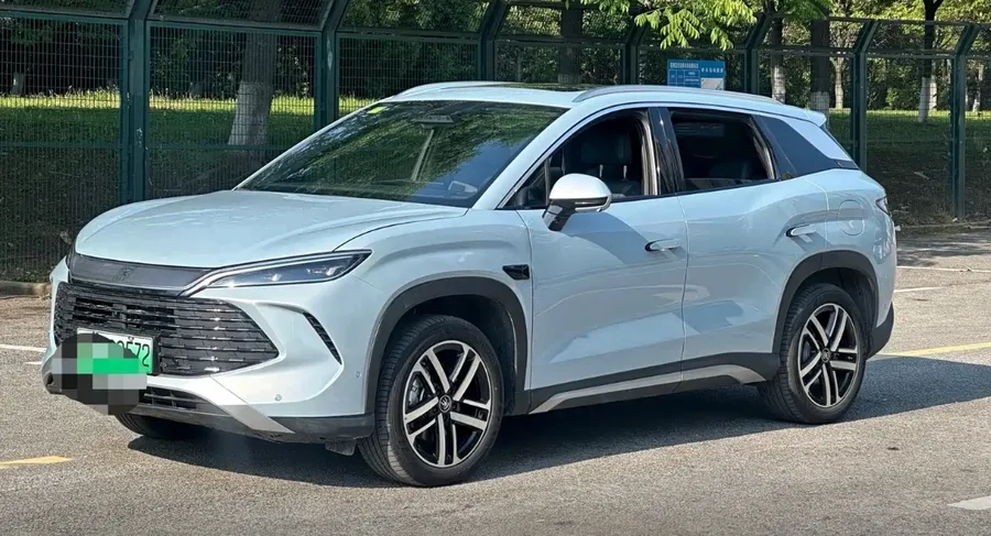 2025 BYD Song L DM-i Smart Driving 112km Leading Version