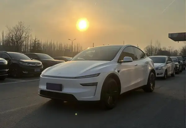 2026 Tesla Model Y Rear-Wheel Drive Edition