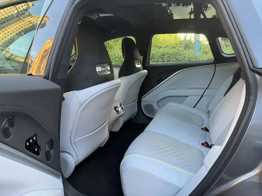 2025 Avatr 11 Facelift Max EREV 4