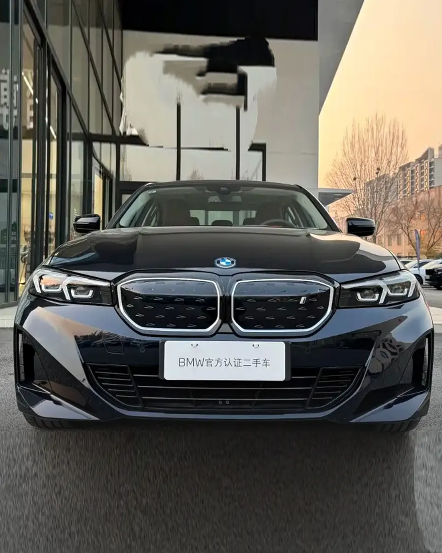 2024 BMW i3 eDrive 40L Shadow Edition 2