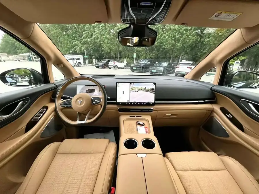 2025 Voyah Dreamer PHEV 4WD Flagship Kunlun Edition 4