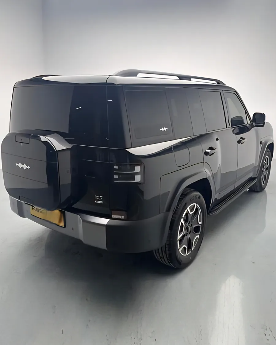 2025 TITAN 7 135KM 2WD Pro Edition 3