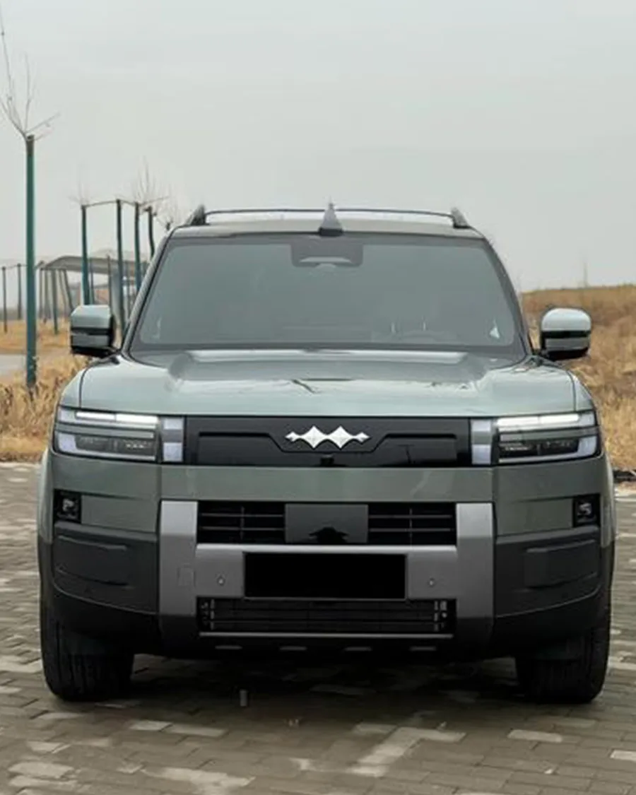 2025 TITAN 7 190KM 4WD Ultra Edition
