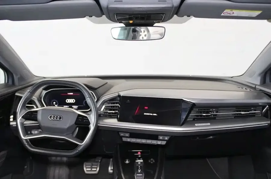 2024 Audi Q4 e-tron 40 e-tron Executive Edition 4