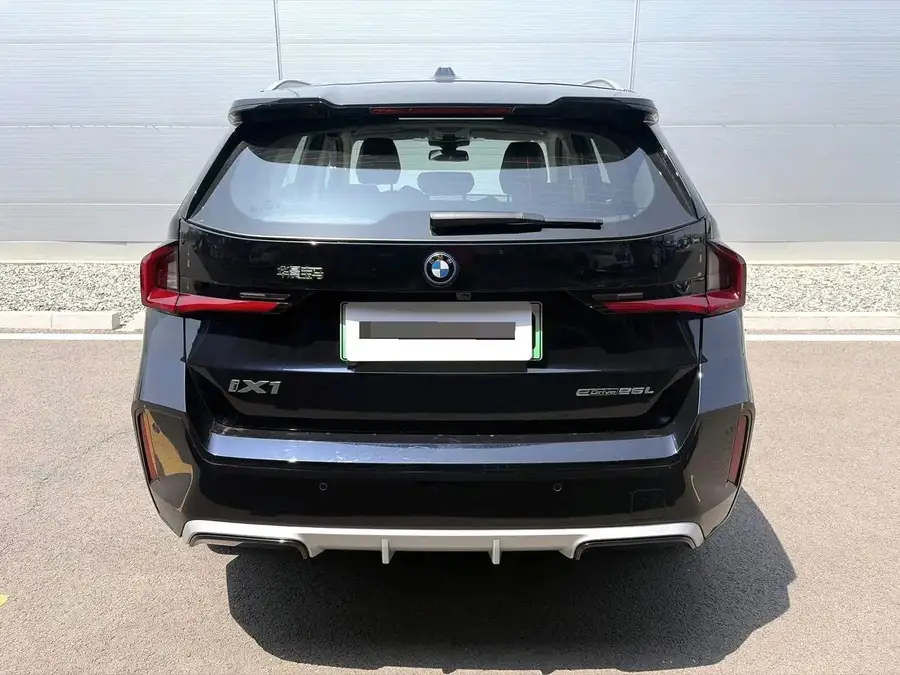 2025 BMW iX1 eDrive25L M Sport Package 3