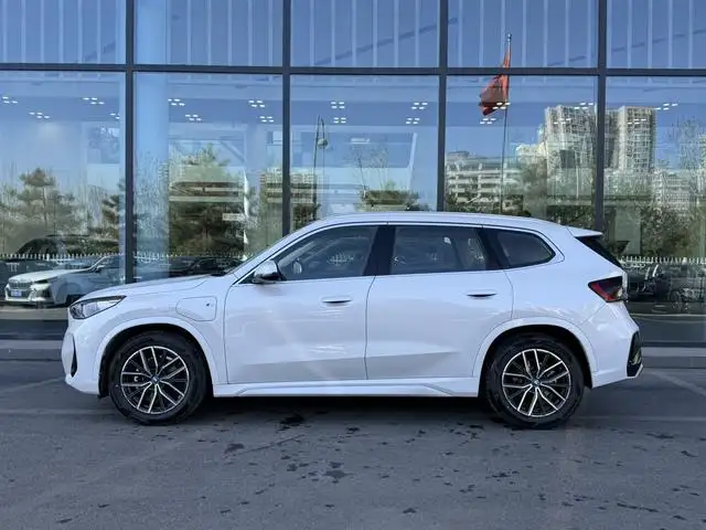 2025 BMW iX1 eDrive25L M Sport Package 2
