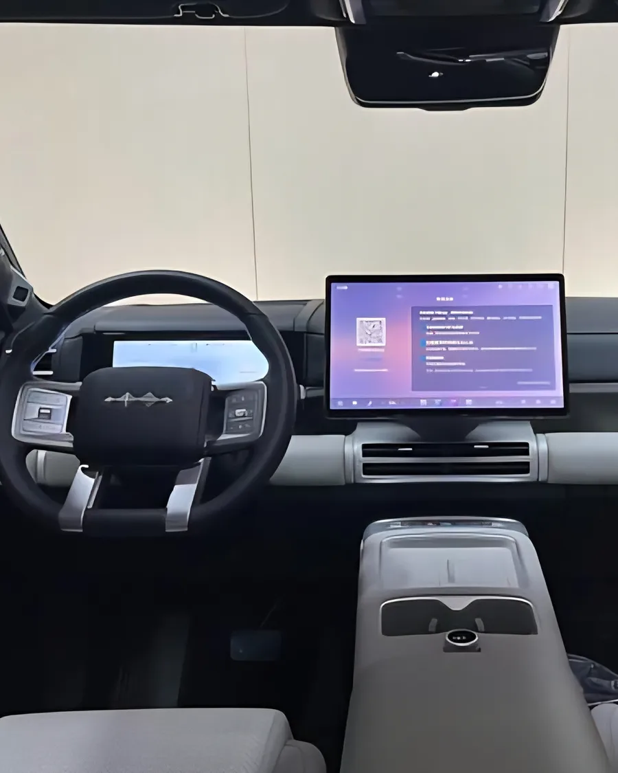 2025 TITAN 7 190KM 4WD Ultra Edition 2