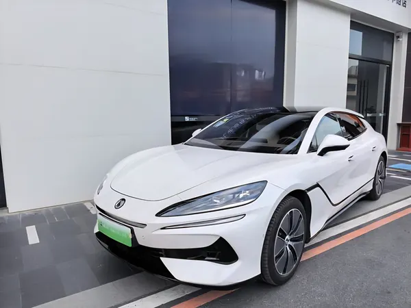 2024 Denza Z9GT 1100 4WD Max Edition