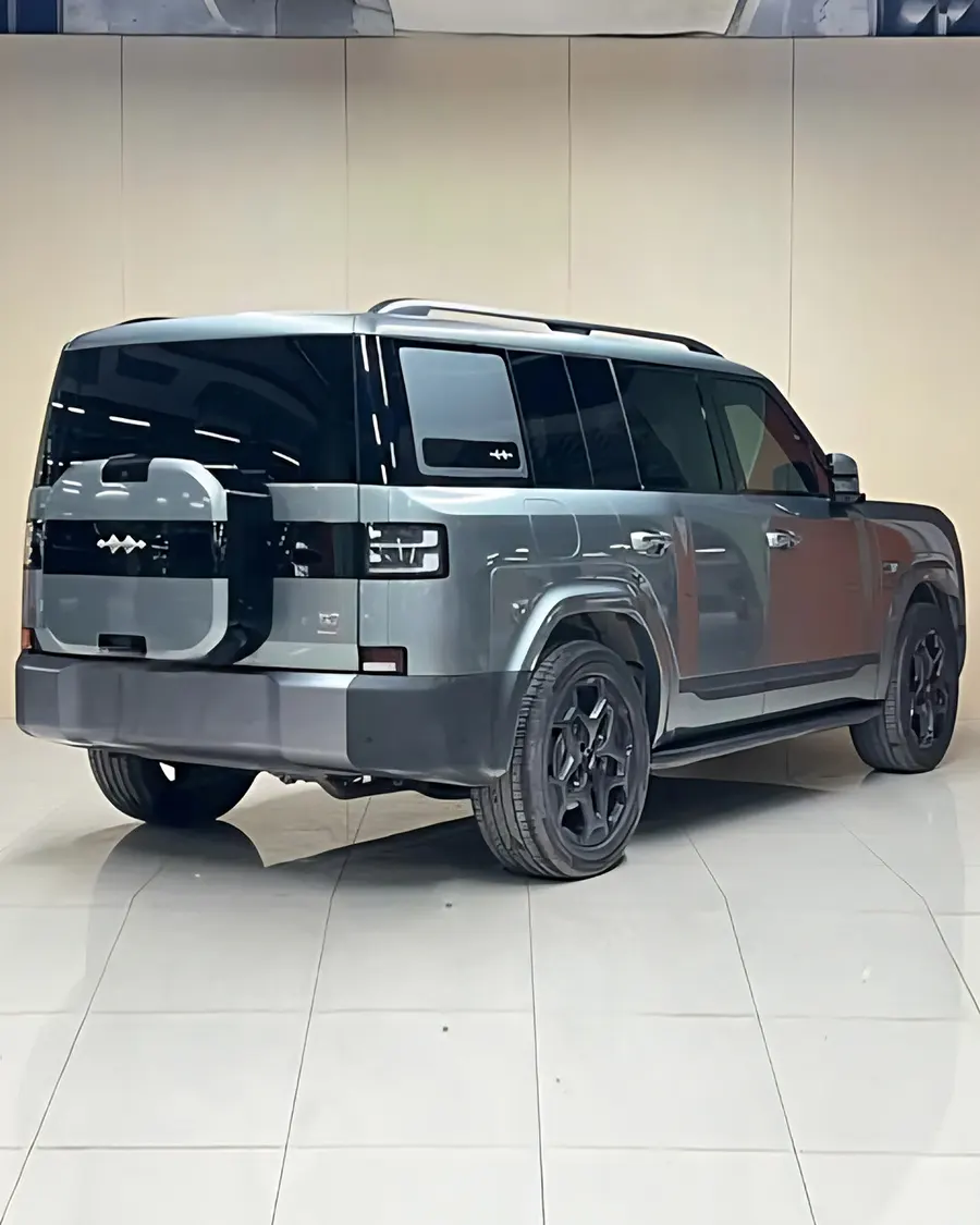 2025 TITAN 7 190KM 4WD Ultra Edition 4