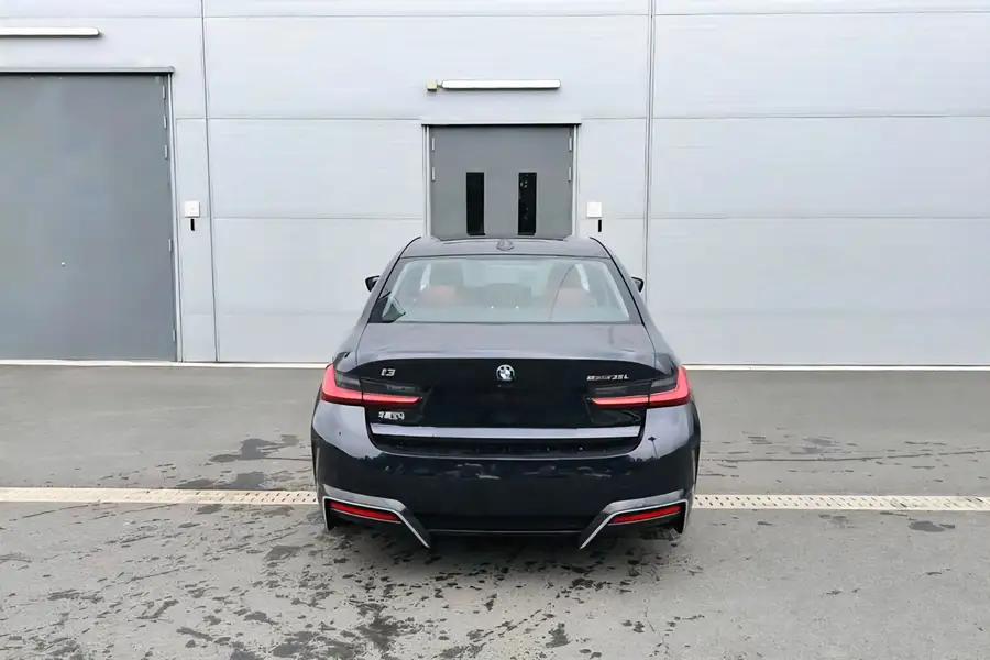 2025 BMW i3 eDrive 35 L 3