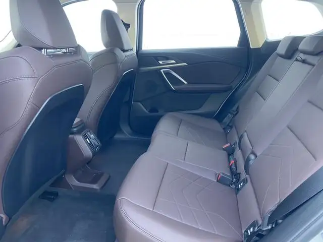 2025 BMW iX1 eDrive25L M Sport Package 4